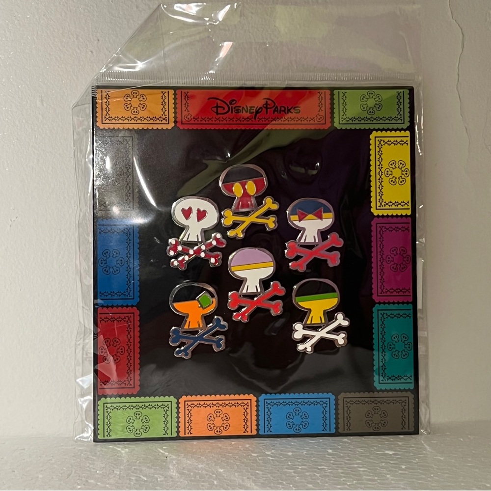 NWT Disney 5 Pin Booster Set - Sugar Skulls Mini-Pin Set